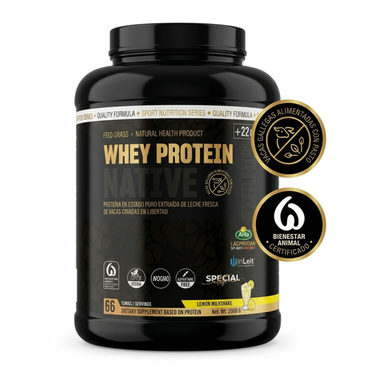 Proteína EFNE Whey Protein Native sabor lemon milkshake de 2000g en bote negro con certificaciones de bienestar animal y vacas gallegas alimentadas con pasto, 22g de proteína por porción, alta biodisponibilidad y solubilidad.